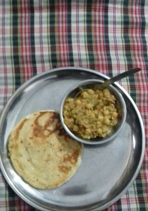 A picture of Chole kulche.