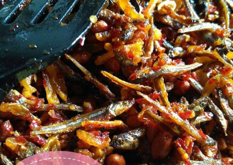 Cara Memasak Sambal Merah Kentang,Teri &amp; Kacang (Plus Tutorial 😉) yang Gurih