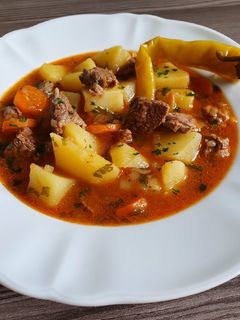 O poză a rețetei Gulas de vită.