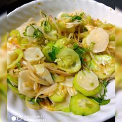 A picture of Cucumber Radish salad.