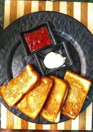 A picture of Paneer tikka sandwich.