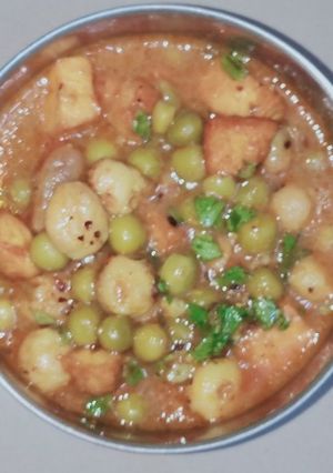 मटर पनीर की सब्जी(MATAR PANEER RECIPE IN HINDI) रेसिपी मुख्य फोटो