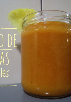 Una foto de Batido de frutas tropicales