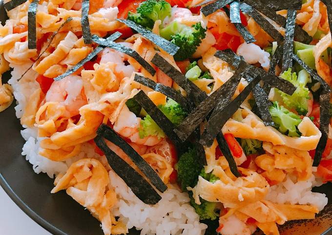 Chirashi zushi (beautifully scattered sushi) recipe main photo