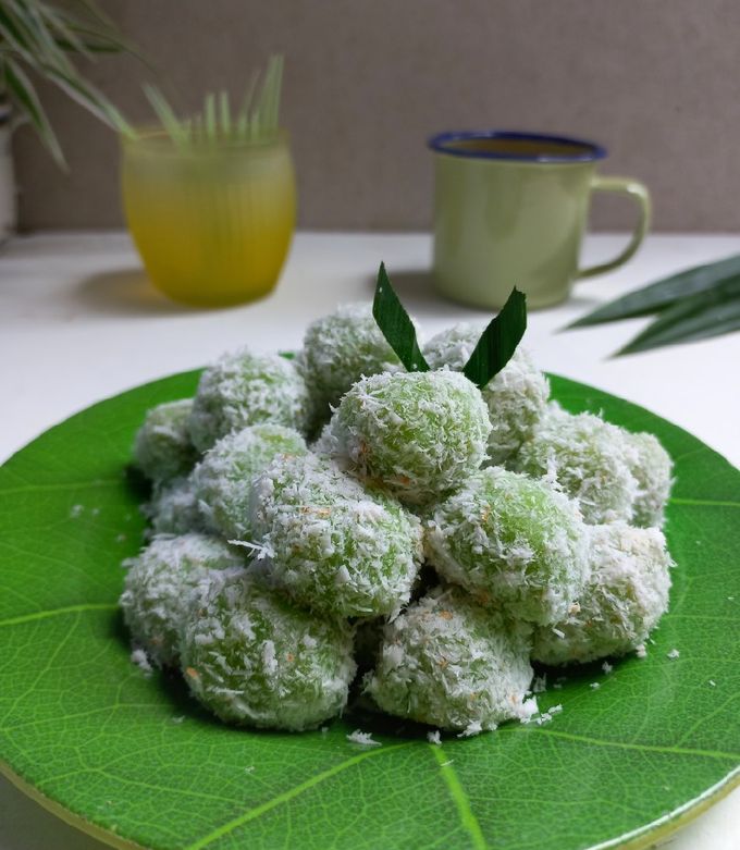 Resep Onde Onde Or Klepon Yang Awet, Tidak Cepat Basi Dan Tidak Mengeras Tinggal Lama oleh Astuti - Cookpad