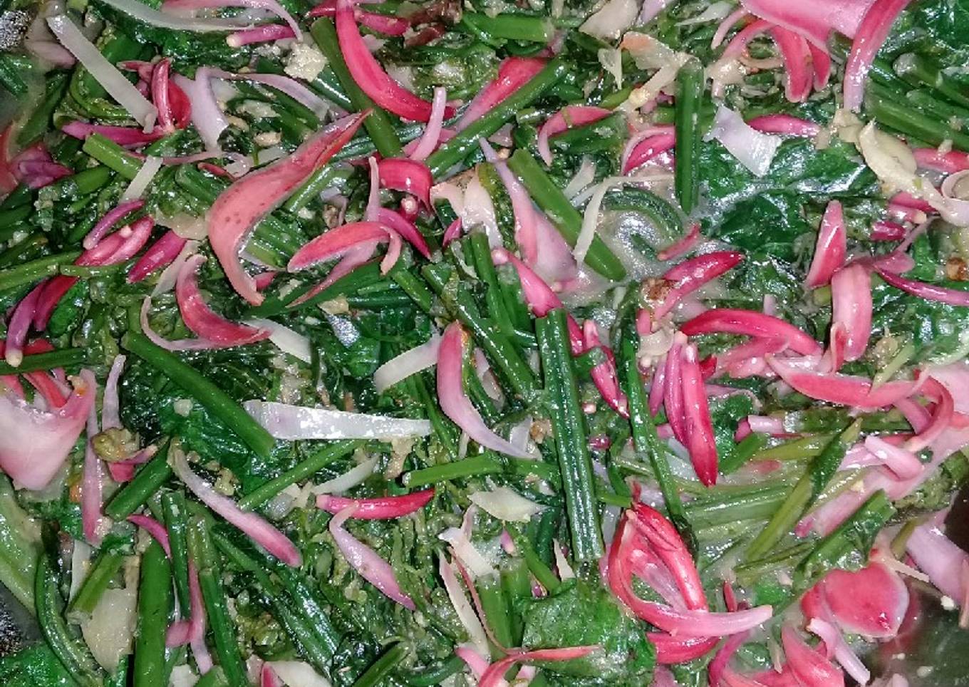 Tumis pakis kecombrang