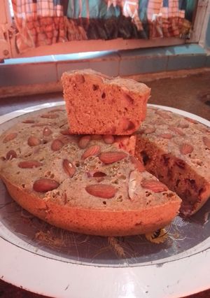 Una foto de Torta Integral de frutillas y almendras