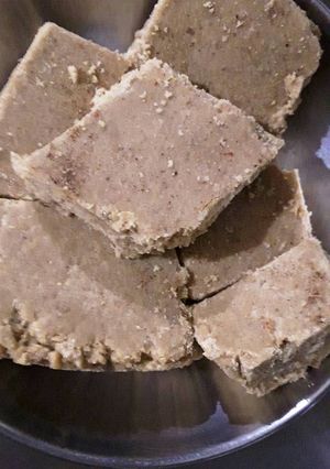 A picture of Gud papdi (Sukhadi).