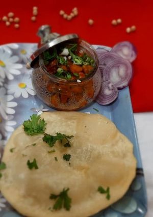 છોલે  ભટુરે(Chhole bhutre recipe in Gujarati( રેસીપી મુખ્ય ફોટો