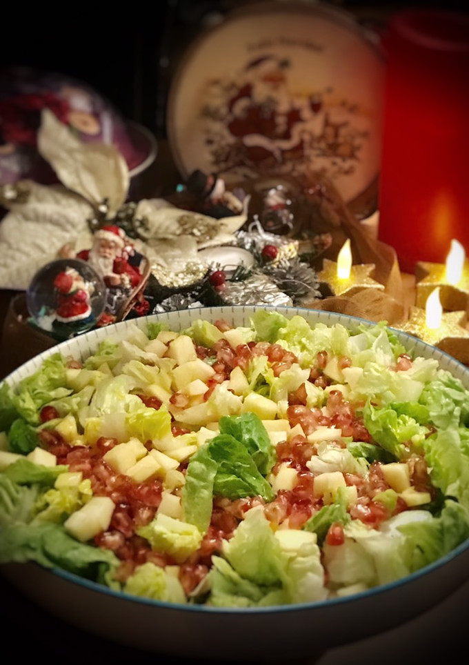 Una foto de Ensalada de granada y manzana