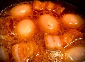 Hình của món Thịt Kho Nước Dừa.