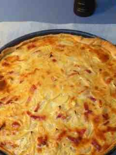 Una foto de Tarta de queso y cebolla
