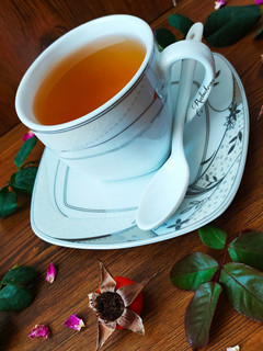 عکسی از دستور دم نوش گل بابونه و میوه رُز و گل محمدی