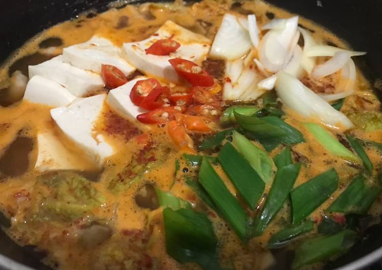 Bagaimana Membuat Kimchi jigae asli Korea Anti Gagal