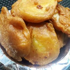 A picture of Potato fritters.