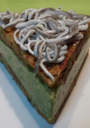 Foto principal de Pastel de arroz con aguacate y gulas
