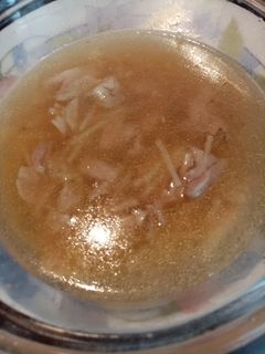 Una foto de Sopa de pollo con fideos