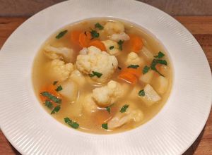 Karfiolleves recept fotója
