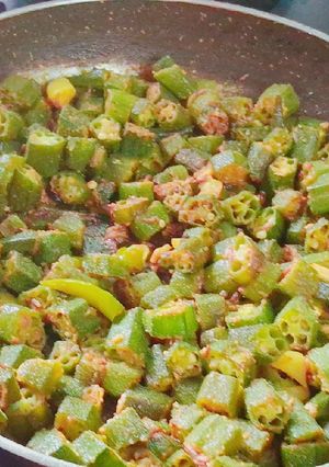 A picture of Basen bhindi fry.