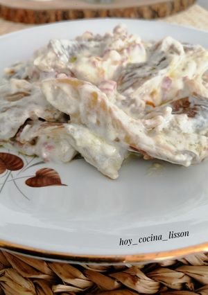 Una foto de Setas ostra con jamón y salsa de queso azul