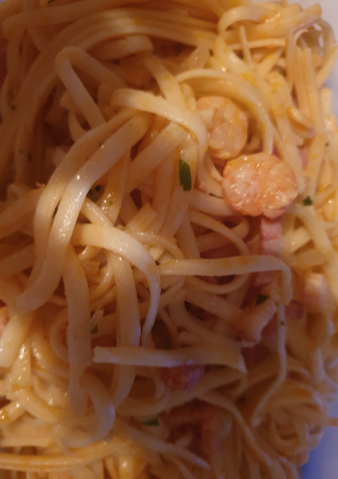 Una foto de Tallarines con gambas