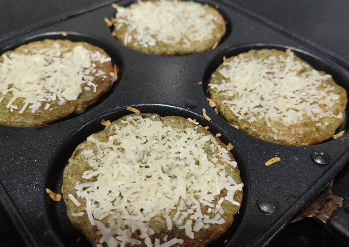 Green Moong Chilla (Indian Moong Bean / Whole Moong Pancake)