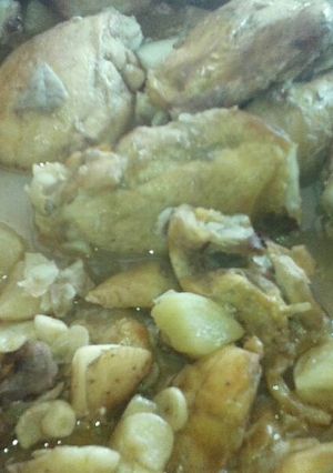 Una foto de Pollo al ajillo