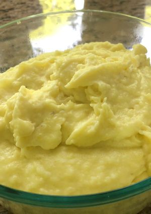 A picture of The world's best mashed potatoes.