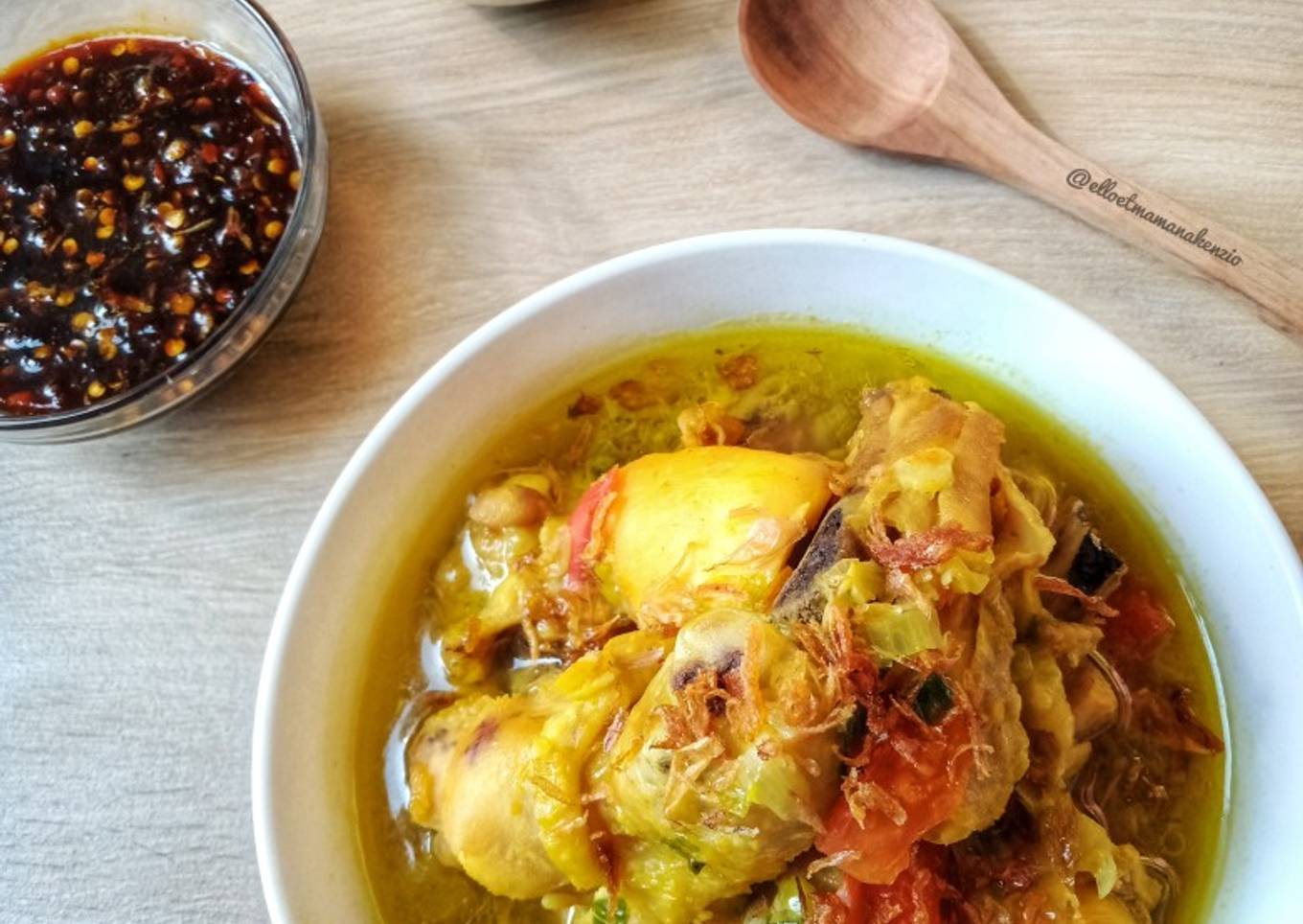 Soto Ayam Bumbu Iris