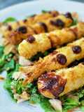 Torpedos de langostinos con hoisin y ensalada de canónigos