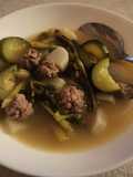 Caldo de invierno con pelotas