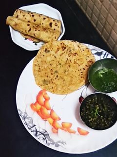 आलू का स्टफ्ड पराठा (Aloo ka stuffed paratha recipe in hindi) रेसिपी मुख्य फोटो