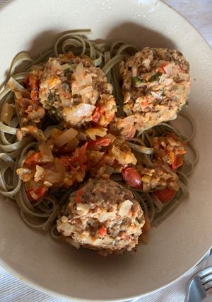 Una foto de Albóndigas de porotos marrones y avena 🧆🧆
