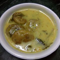 A picture of Rajsthani Pakoda Kadi (Rajasthani Kadhi with Dumplings).