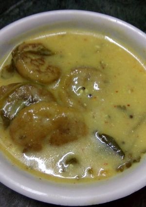 A picture of Rajsthani Pakoda Kadi (Rajasthani Kadhi with Dumplings).