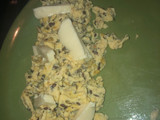 Revuelto de huevo con queso