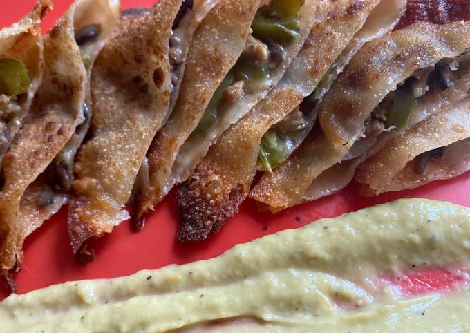 Recipe of Homemade Vegan Philly “Cheesesteak” Fried Wontons With Creamy Avocado Sauce 𝓥 (𝙿𝚕𝚊𝚗𝚝 𝙱𝚊𝚜𝚎𝚍 𝙼𝚊𝚖𝚊𝚜🌿)