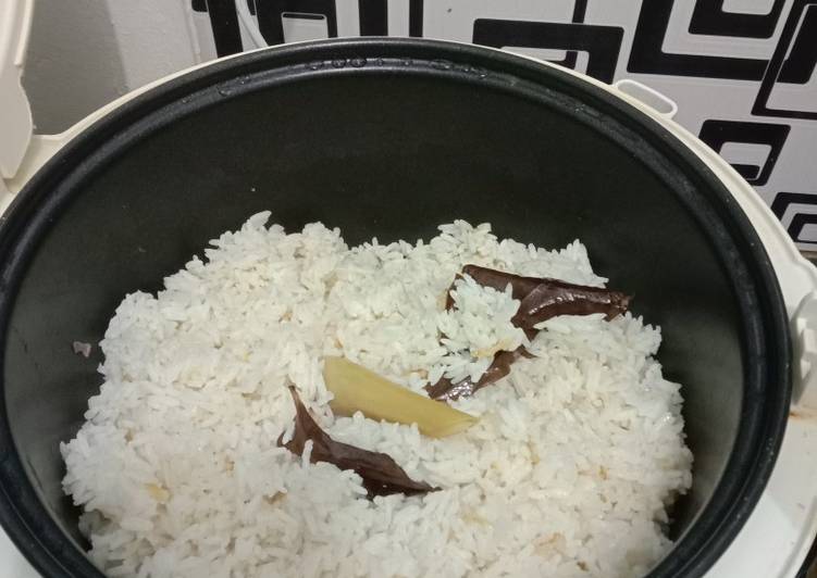 Langkah Mudah untuk Menyiapkan Nasi liwet magicom enak praktis, Menggugah Selera