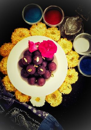 ગુલાબજાંબુ (Gulabjamun Recipe In Gujarati) રેસીપી મુખ્ય ફોટો