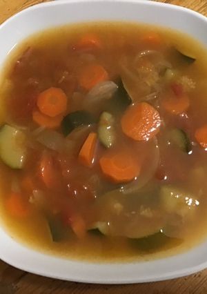 Une photo de Soupe de courgettes carottes et tomates au cumin