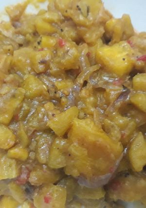 A picture of Half-ripe plantain porriage.