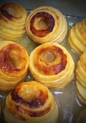 Une photo de Pommes 🍎🍏 caramélisées au four