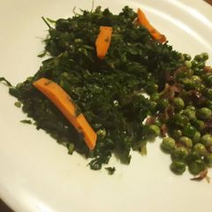 Veges with crispy peas A picture of Veges with crispy peas.