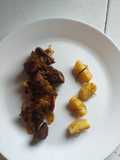 Filete al perejil con papas rústicas