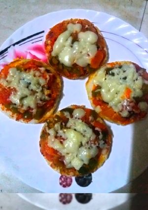A picture of Bread piza.