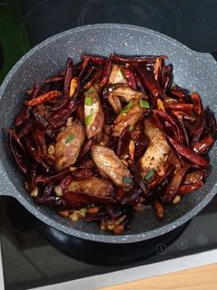 Frittierte Hähnchenflügel mit getrockneten Chilischoten 🏮 Rezepthauptbild