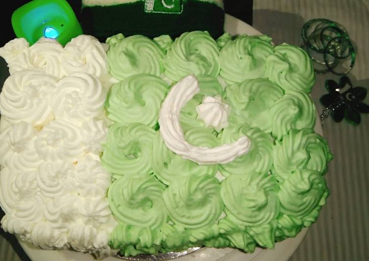 Recipe of Any-night-of-the-week Pakistan&#39;s Flag Themed Cake