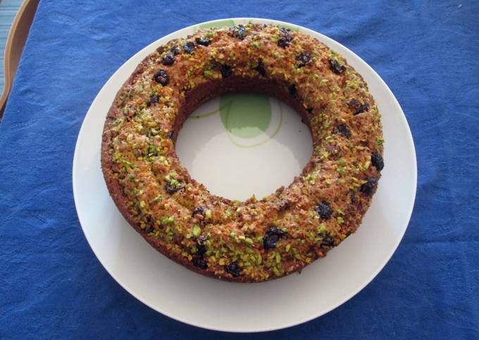 Modo semplice a Fai Qualsiasi notte della settimana Ciambella alla Zucca con Pistacchi e Mirtilli Rossi