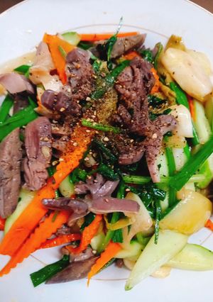 Hình của món Lòng vịt xào rau củ.
