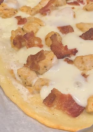 A picture of Keto Chicken Bacon Ranch Pizza.